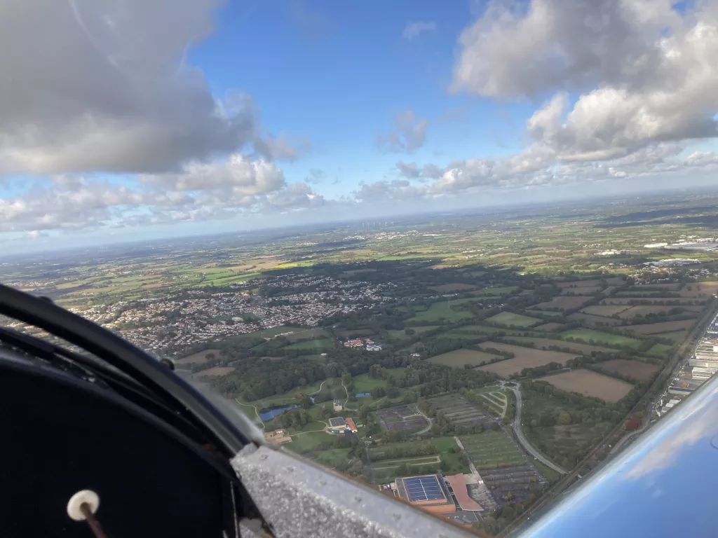 Vol à (85) Aérodrome de La Roche-sur-Yon