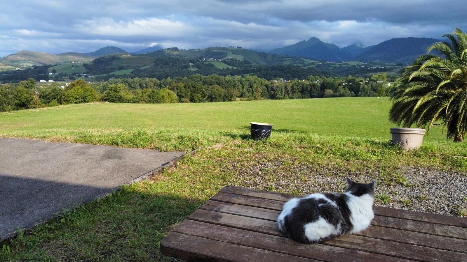 vue imprenable sur les pyrenees