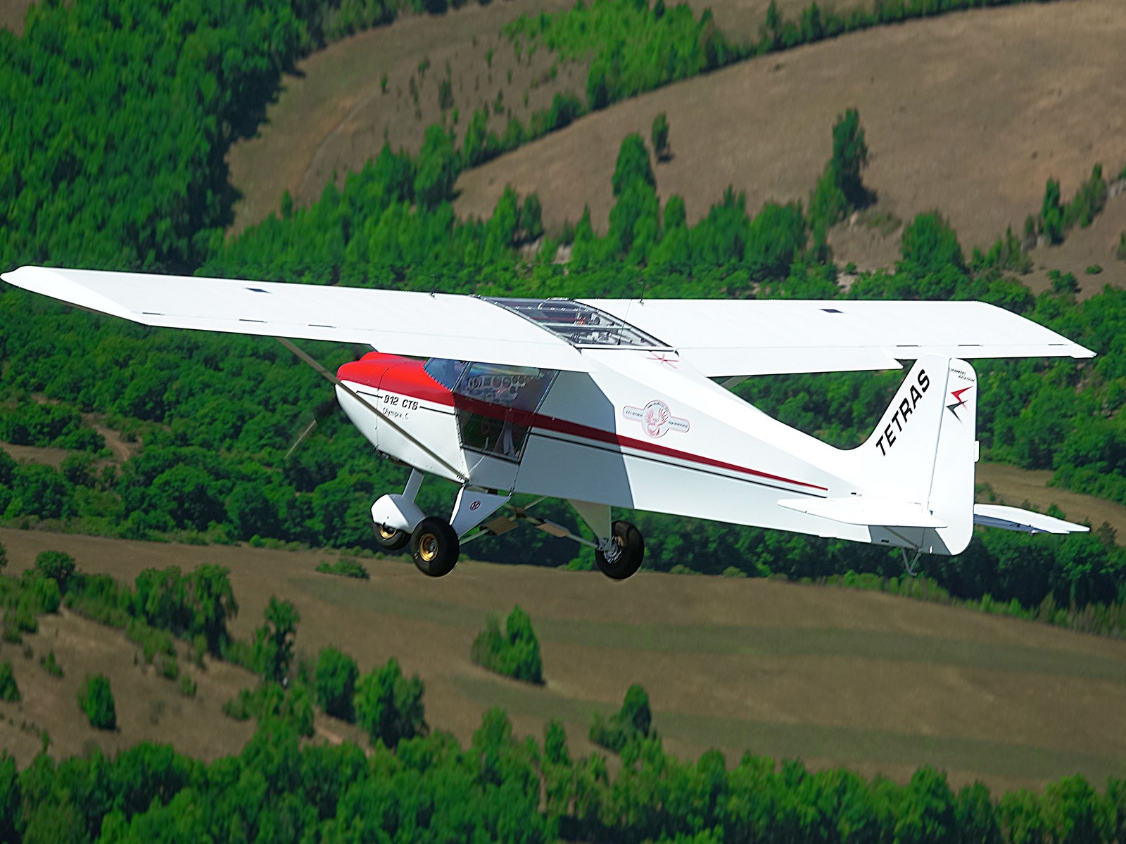 Vol en avion léger a cahors 82 aile haute