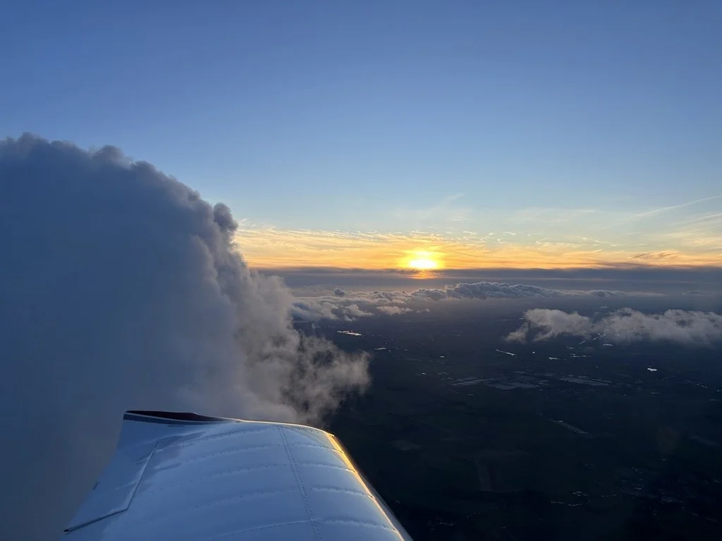  Aérodrome de Valenciennes-Denain coucher-soleil