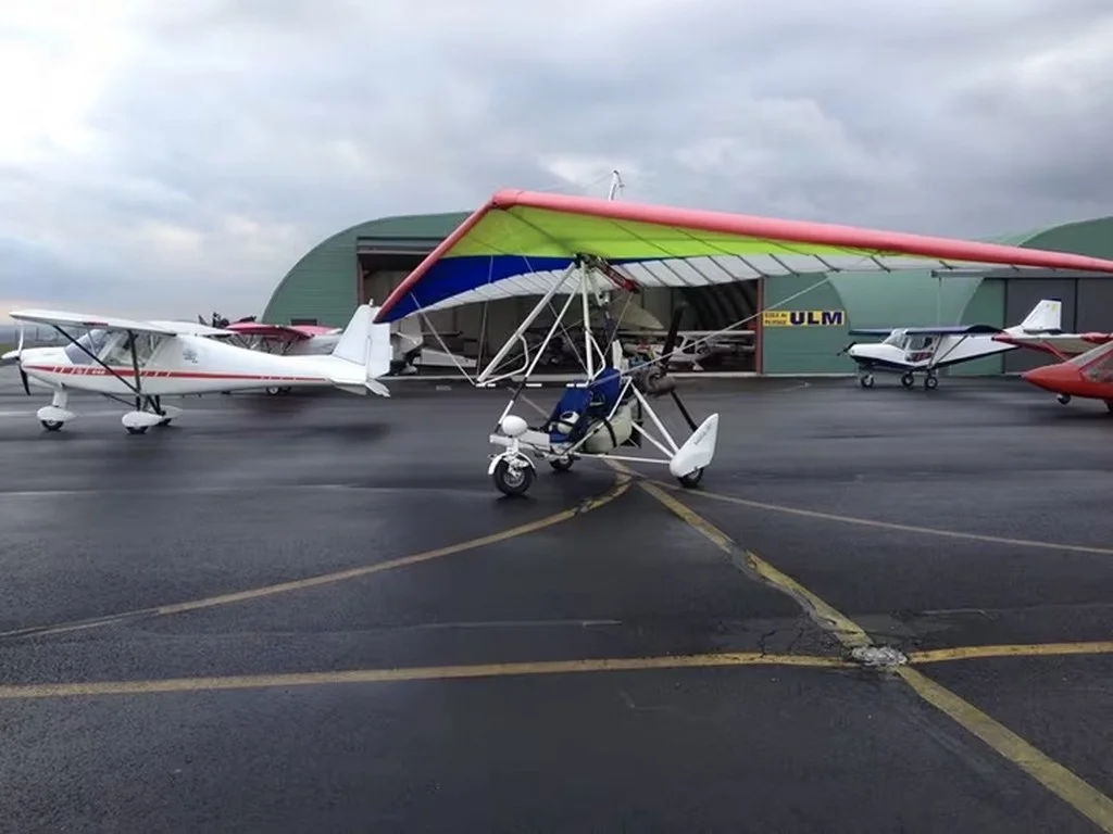  Aérodrome Compiègne - Margny 3330-10887