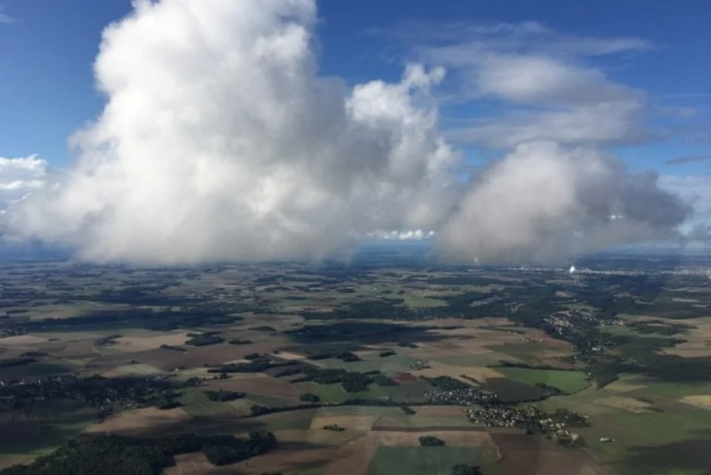 Base Ulm de Thoiry nuage