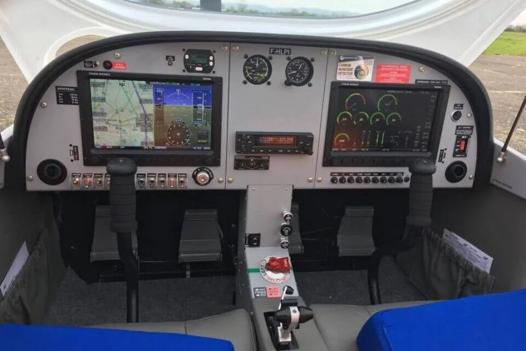 Aérodrome d’Epinal Dogneville ps-2interieur